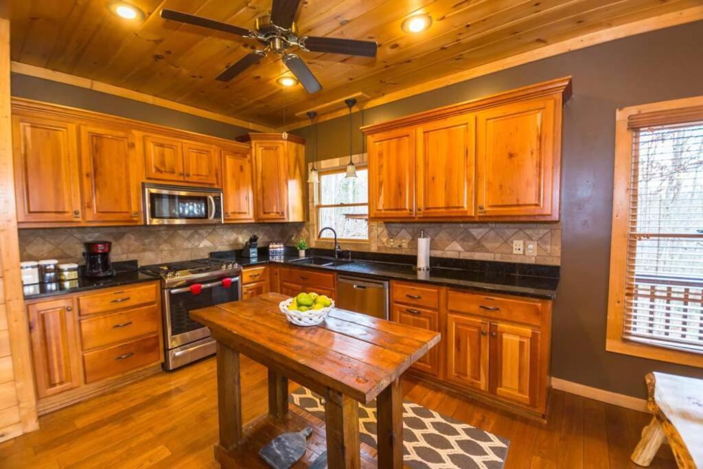 Christmas Lodge-Secluded Near Downtown Blue Ridge Exterior foto